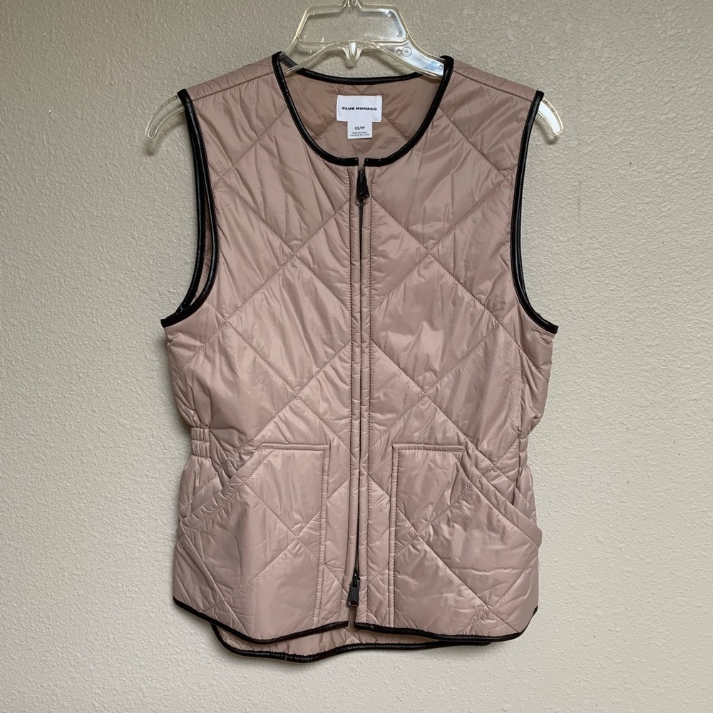 Club Monaco Size XS Sleeveless Quilted Pink Vest